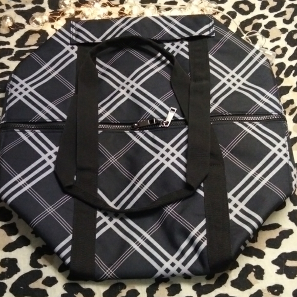 NWT Summer and Rose Duffle Bag in Black Plaid - Picture 7 of 16